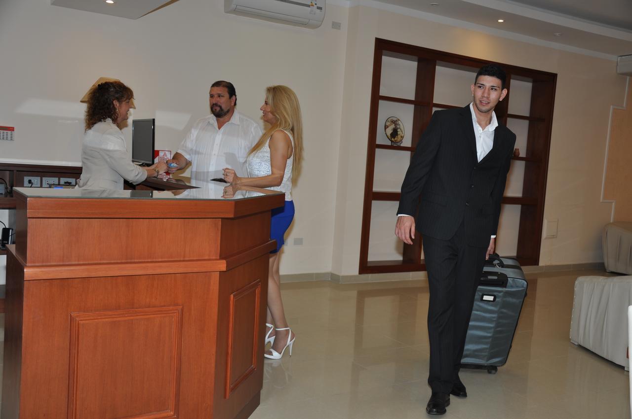 Realnoa Hotel Tartagal エクステリア 写真