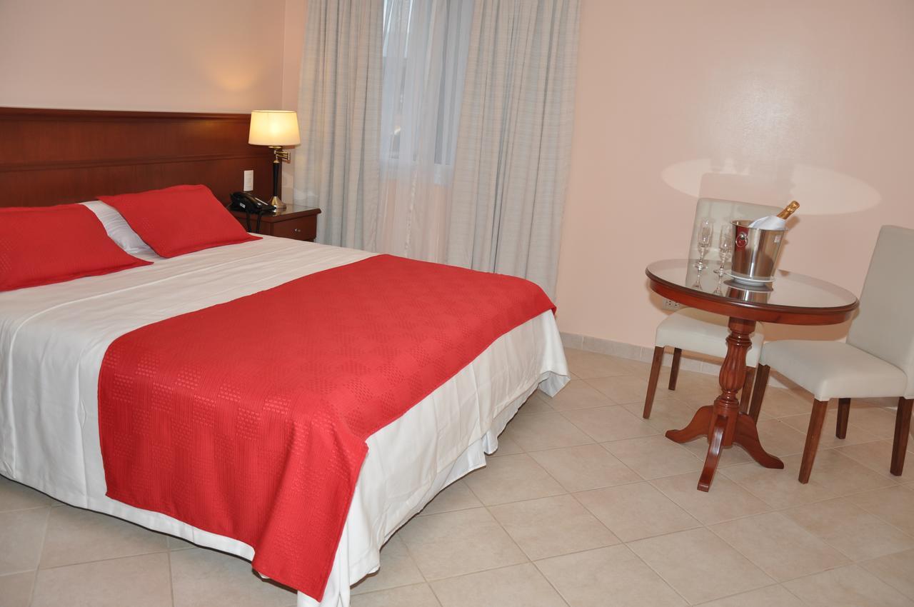 Realnoa Hotel Tartagal エクステリア 写真